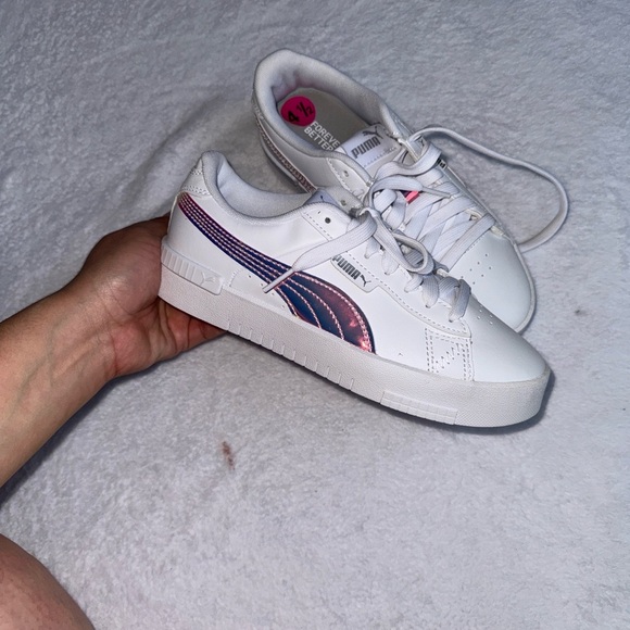 NWT Puma Kids Sneakers White with Rainbow Accents size 4.5 - Picture 6 of 11